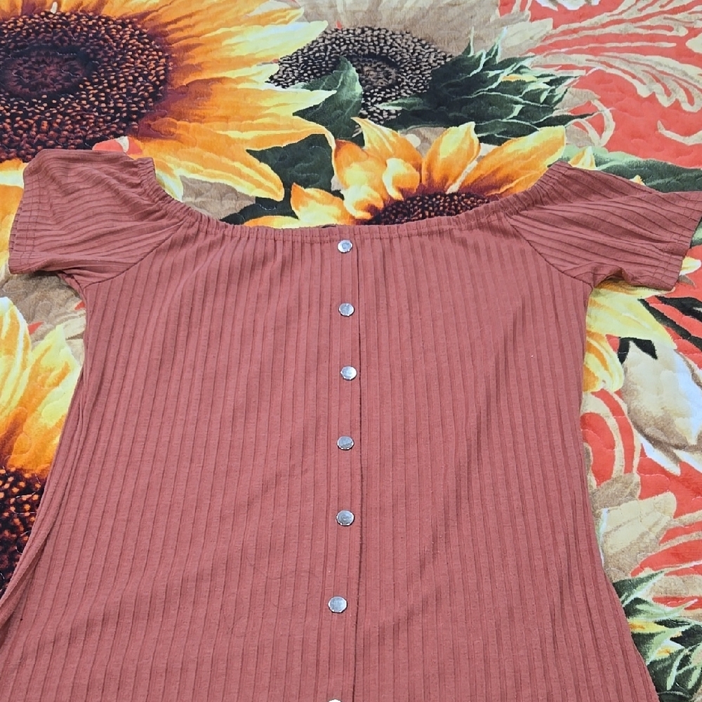 Women's Off-Shoulder Buttoned Top